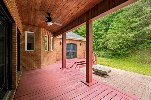 502 Shire Court, Dalton, GA 30720