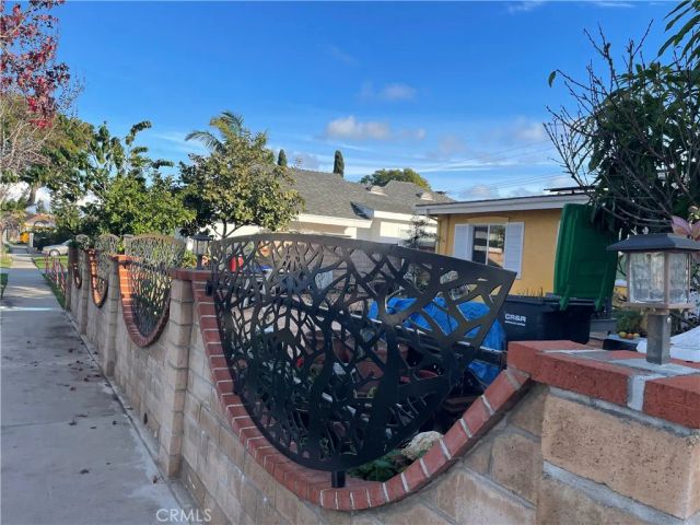 825 Sonora Road, Costa Mesa, CA 92626