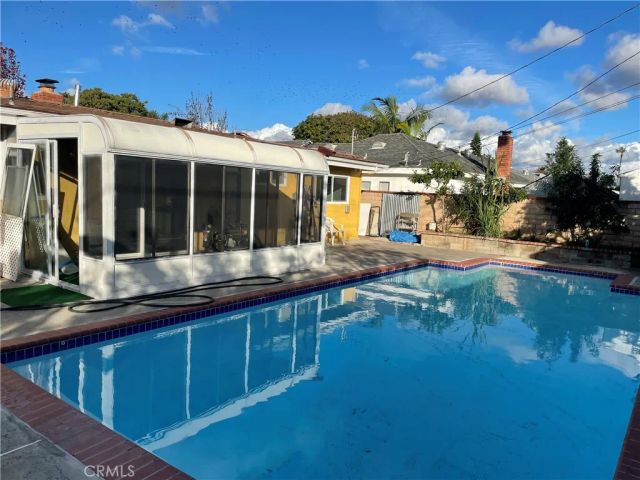 825 Sonora Road, Costa Mesa, CA 92626