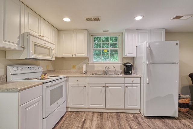 102 Hickory Hollow Drive, Inman, SC 29349