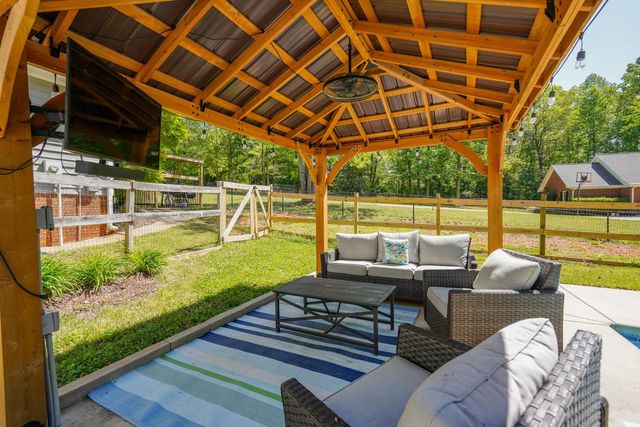 102 Hickory Hollow Drive, Inman, SC 29349