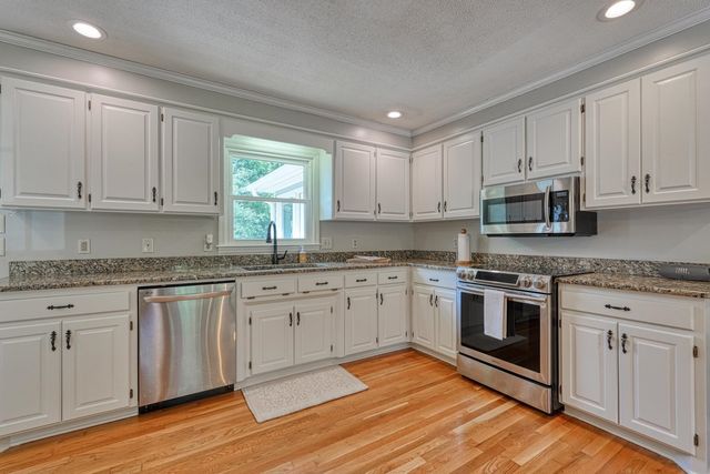 102 Hickory Hollow Drive, Inman, SC 29349