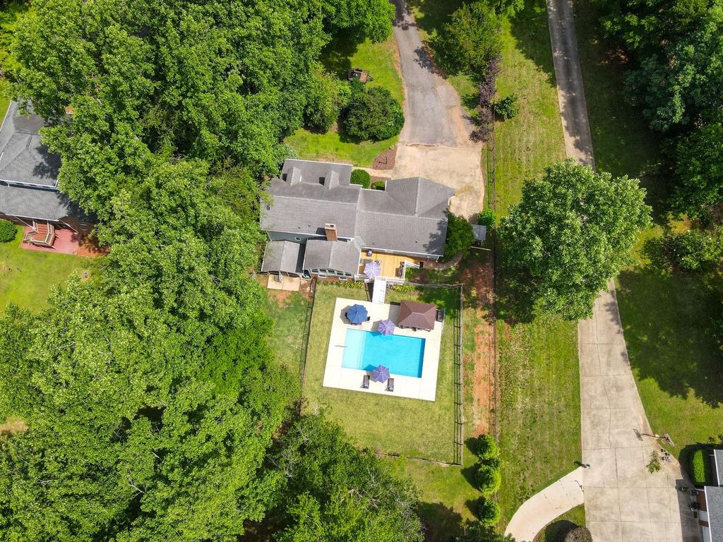 102 Hickory Hollow Drive, Inman, SC 29349
