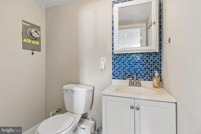 40 E BARNEY ST, Baltimore, MD 21230