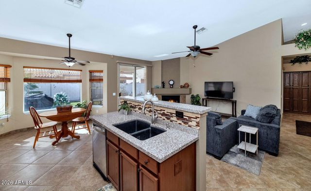 11501 W LAURELWOOD Lane, Avondale, AZ 85392