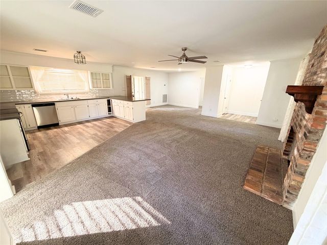2103 Taylor Street, Waller, TX 77484