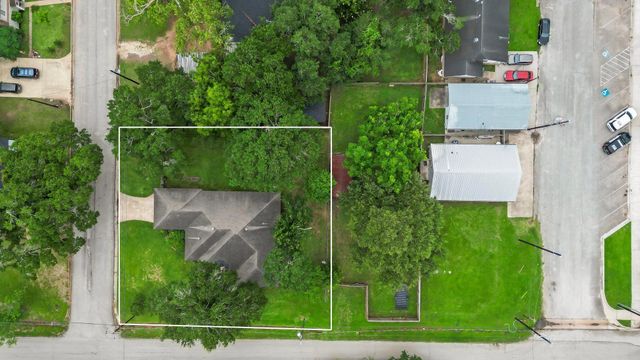 2103 Taylor Street, Waller, TX 77484