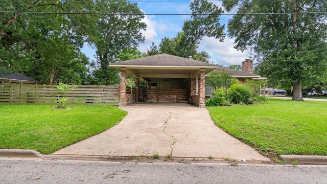 2103 Taylor Street, Waller, TX 77484