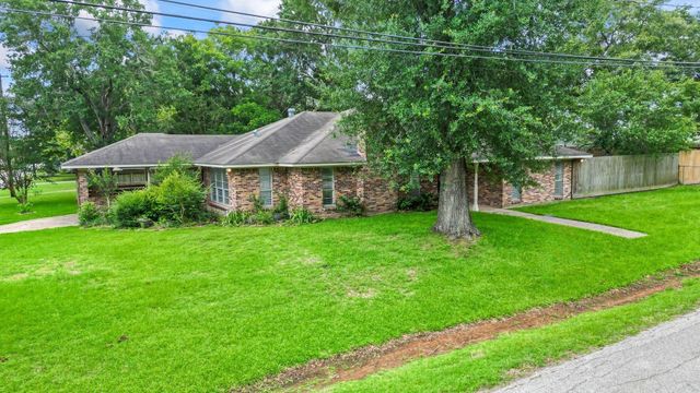 2103 Taylor Street, Waller, TX 77484