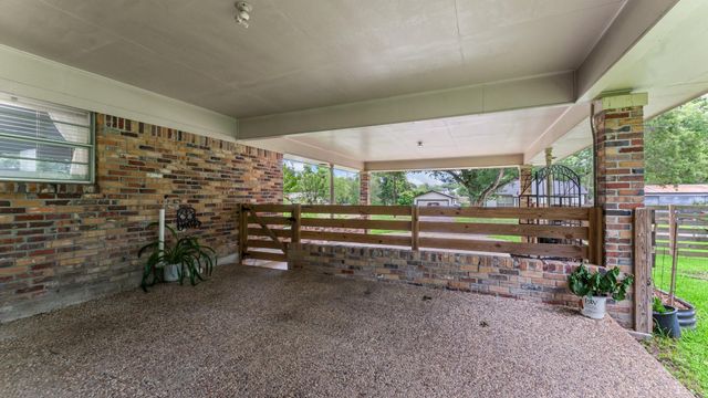 2103 Taylor Street, Waller, TX 77484