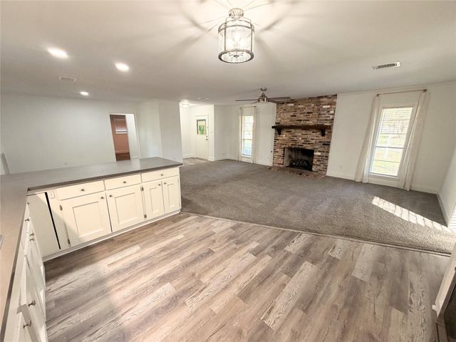 2103 Taylor Street, Waller, TX 77484
