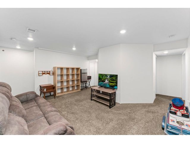 10473 Sunburst Ave, Firestone, CO 80504