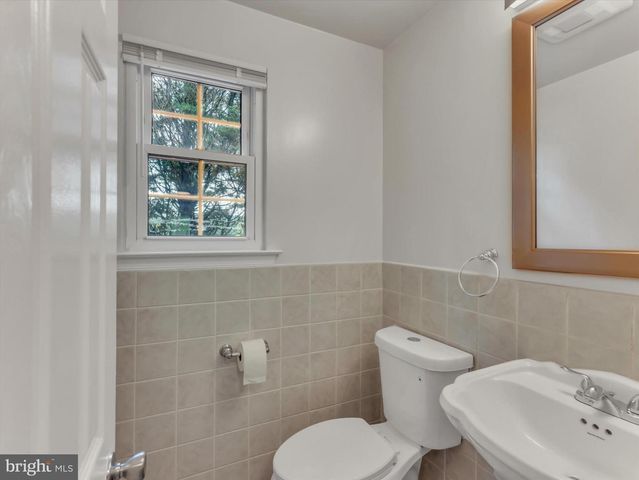 24737 NICKELBY DR, Damascus, MD 20872