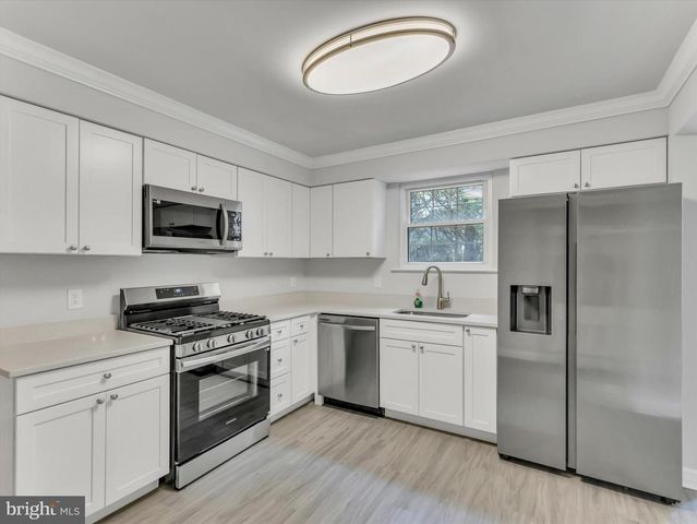 24737 NICKELBY DR, Damascus, MD 20872