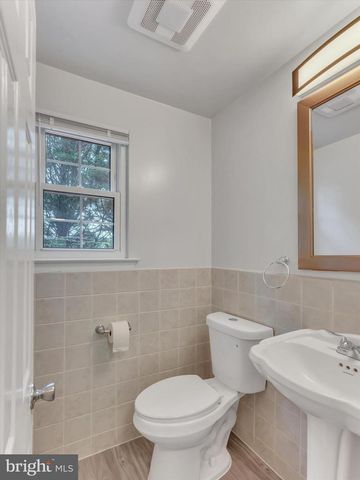 24737 NICKELBY DR, Damascus, MD 20872