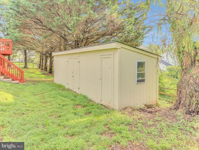 24737 NICKELBY DR, Damascus, MD 20872