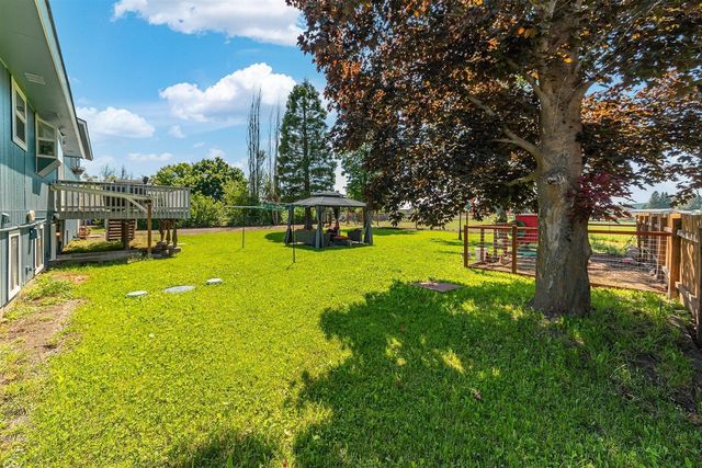 5405 N Lynden Rd, Otis Orchards, WA 99027