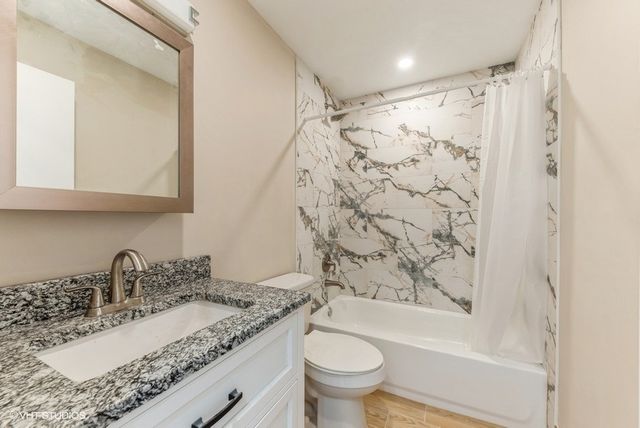 751 S Dwyer Avenue D, Arlington Heights, IL 60005