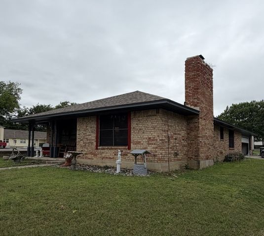 305 N Union, Whitesboro, TX 76273