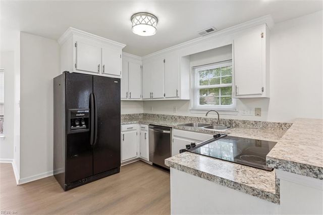 724 Galleon DR, Newport News, VA 23608