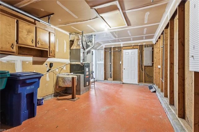 724 Galleon DR, Newport News, VA 23608