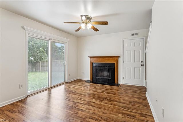724 Galleon DR, Newport News, VA 23608