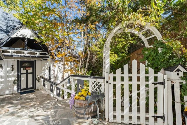 197 Rocky Point, Lake Arrowhead, CA 92352