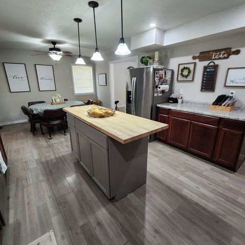 501 S MOUNT CARMEL AVE, Wichita, KS 67213