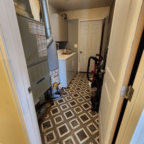 501 S MOUNT CARMEL AVE, Wichita, KS 67213