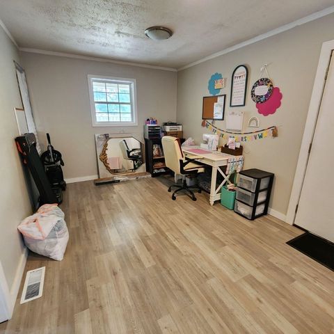 501 S MOUNT CARMEL AVE, Wichita, KS 67213