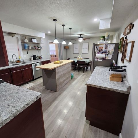 501 S MOUNT CARMEL AVE, Wichita, KS 67213