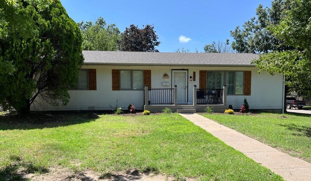 501 S MOUNT CARMEL AVE, Wichita, KS 67213