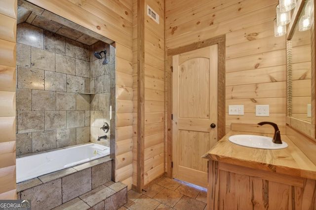 17 Dial Mountain Drive 1,2, Blue Ridge, GA 30513