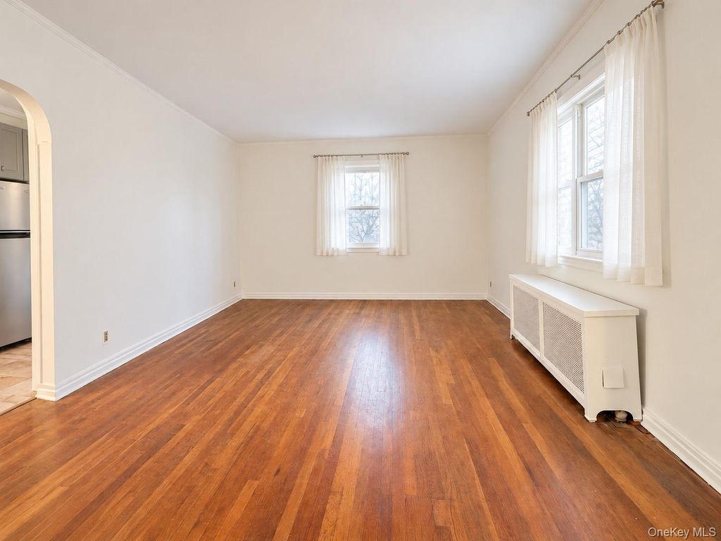 147-04 Coolidge Avenue, Briarwood, NY 11435 — photo 2