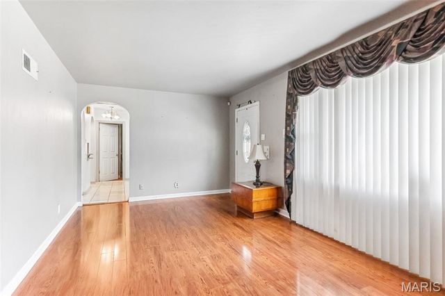 1131 Dunford Drive, St Louis, MO 63137