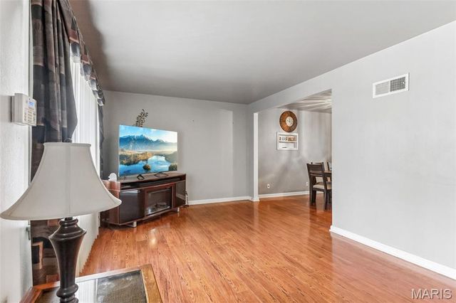 1131 Dunford Drive, St Louis, MO 63137