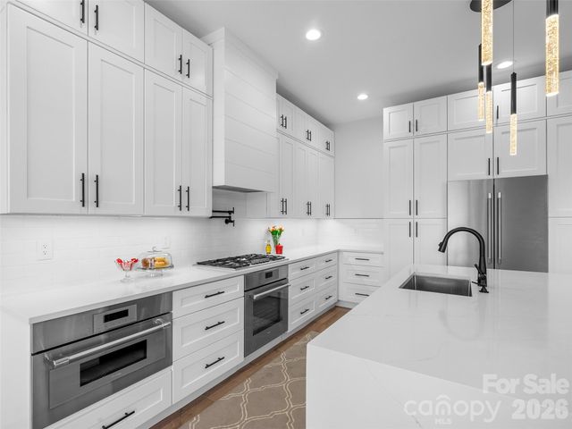 304 Avery Trail Drive, Arden, NC 28704