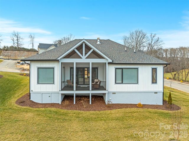 304 Avery Trail Drive, Arden, NC 28704