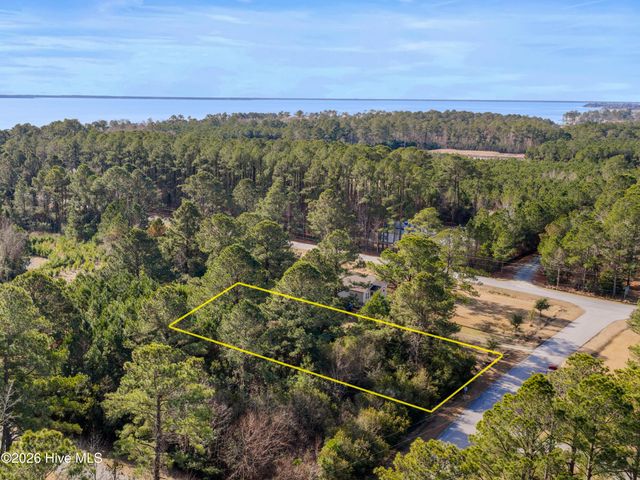 5996 Harbour Way, Oriental, NC 28571