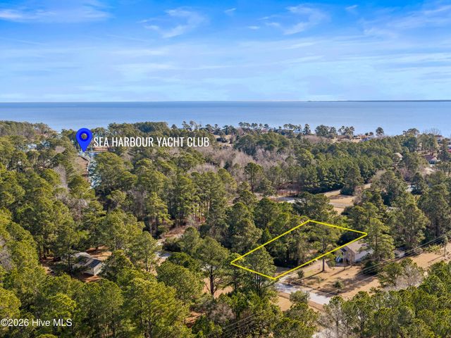 5996 Harbour Way, Oriental, NC 28571