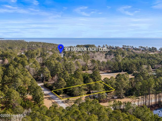 5996 Harbour Way, Oriental, NC 28571