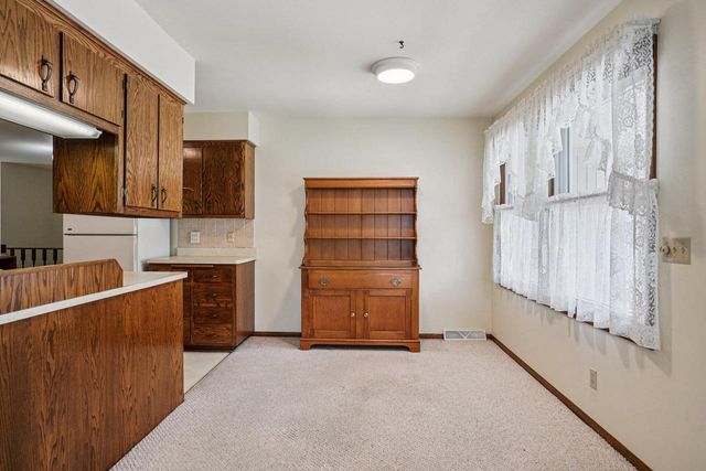 1833 Hilltop DRIVE, West Bend, WI 53095