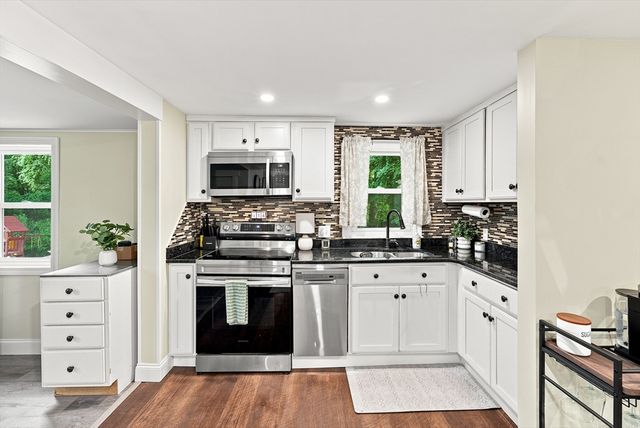 92 Sylvan Lane, Agawam, MA 01030