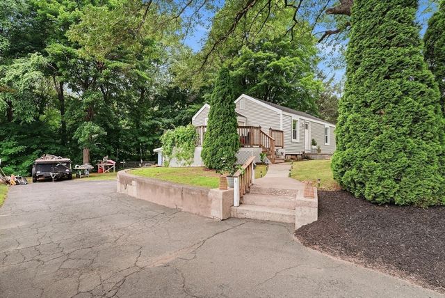 92 Sylvan Lane, Agawam, MA 01030