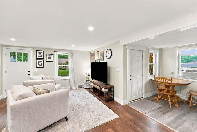 92 Sylvan Lane, Agawam, MA 01030