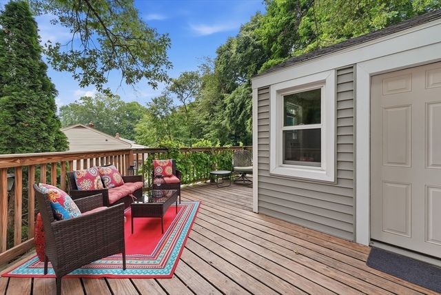 92 Sylvan Lane, Agawam, MA 01030