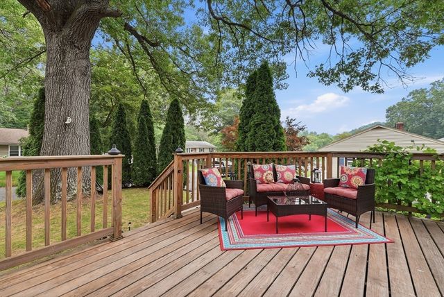 92 Sylvan Lane, Agawam, MA 01030