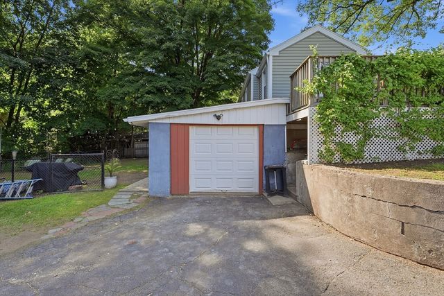 92 Sylvan Lane, Agawam, MA 01030