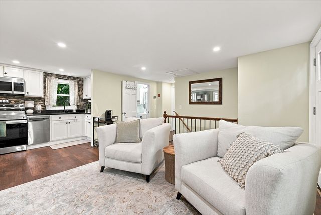 92 Sylvan Lane, Agawam, MA 01030