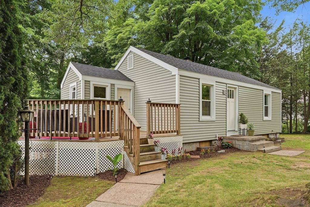 92 Sylvan Lane, Agawam, MA 01030